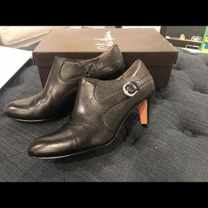 Cole Haan EUC “air Wendy” black booties size 7